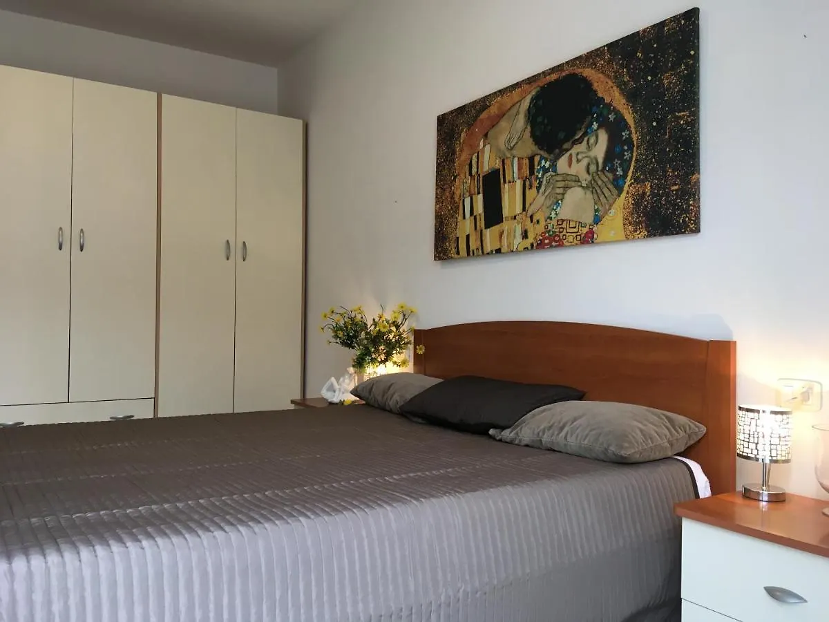 Irina'S House With View On Like And Swimming Pool Apartment Riva di Solto